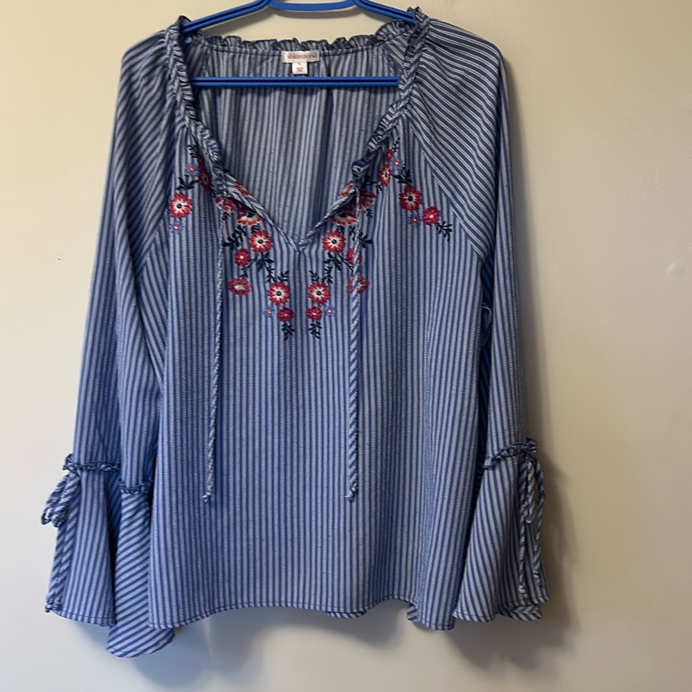 exhilaration blouse blue/white stripes flowers on chest bell sleeved size XL